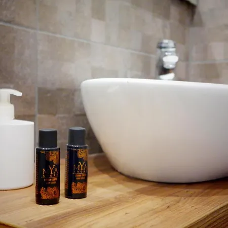 Di Nera ベッド・アンド・ブレックファスト 4*